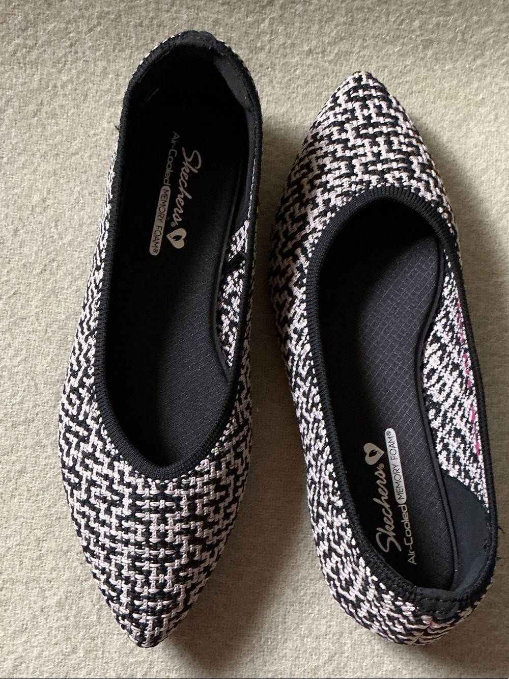 Skechers Black and Light Pink Knit Pointed Toe Flats